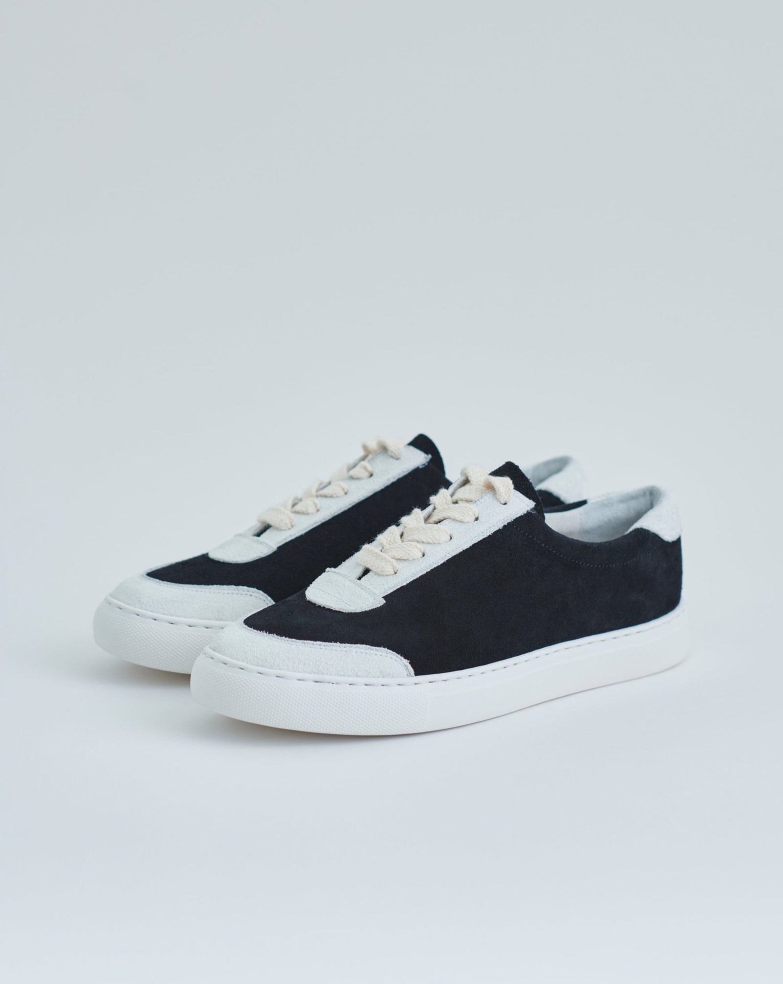 TOUN Five Black | 奈良生まれのスニーカー