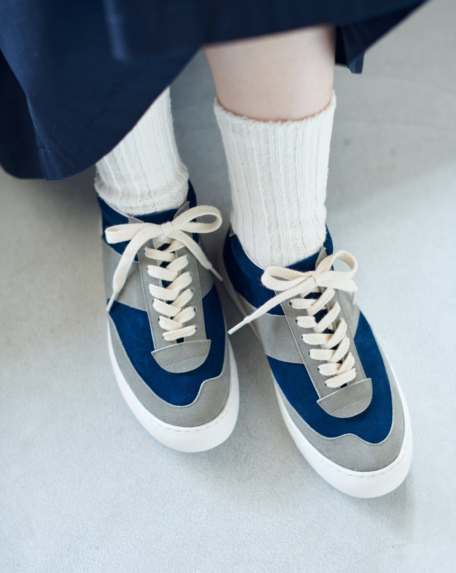 on スニーカー ホワイト/ブルー じい 楽天市場】アディダス スニーカー adidas メンズ レディース ZX